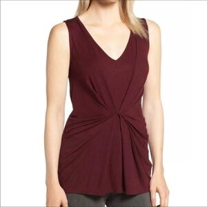🔥Trouvé sleeveless burgundy top Medium NWT